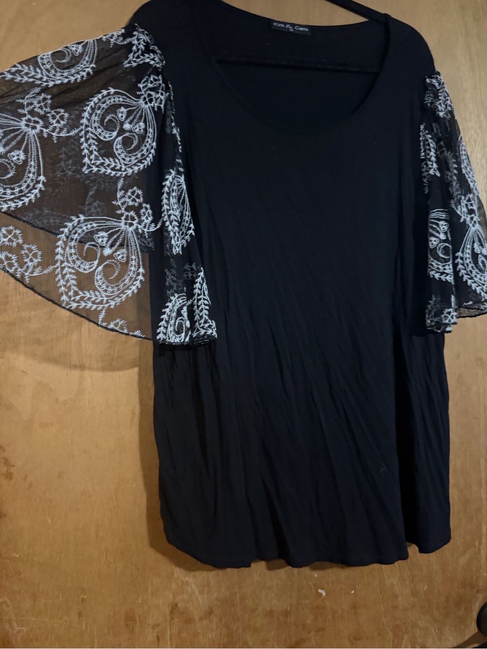 Kim and Cami Flutter Lace Sleeve Flowy Top Size 2X black - Picture 5 of 8